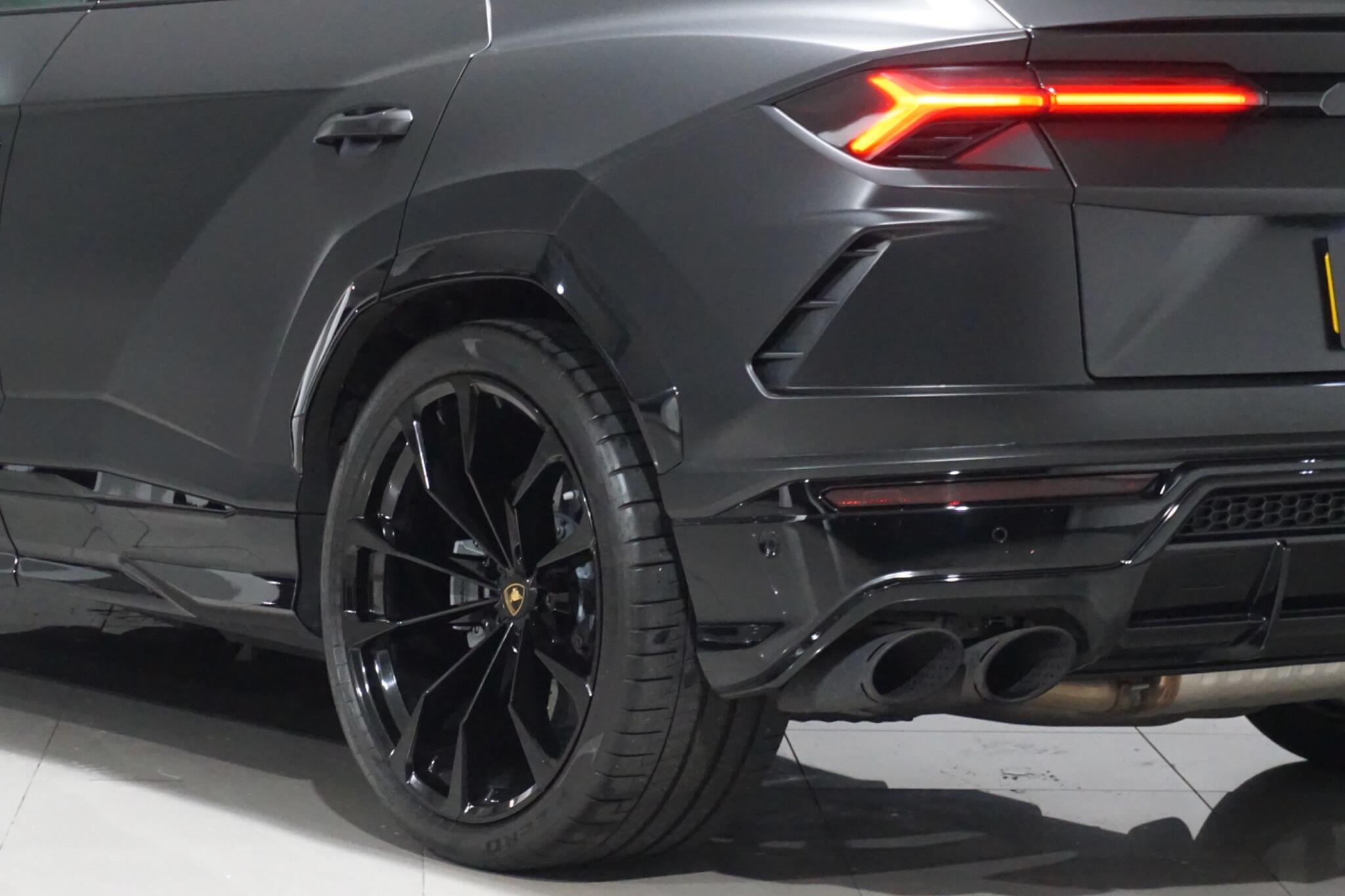 Lamborghini Urus 4.0 V8 BiTurbo SUV 5dr Petrol Auto 4WD Euro 6 (650 ps)